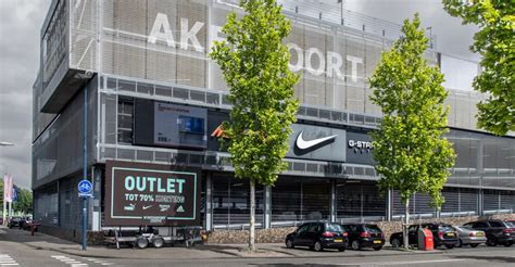 nike hoofdkantoor in amsterdam emailadres|nike outlet amsterdam.